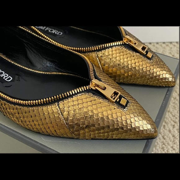 TOMFORD NIB Metallic Gold Python Flats - Picture 3 of 14